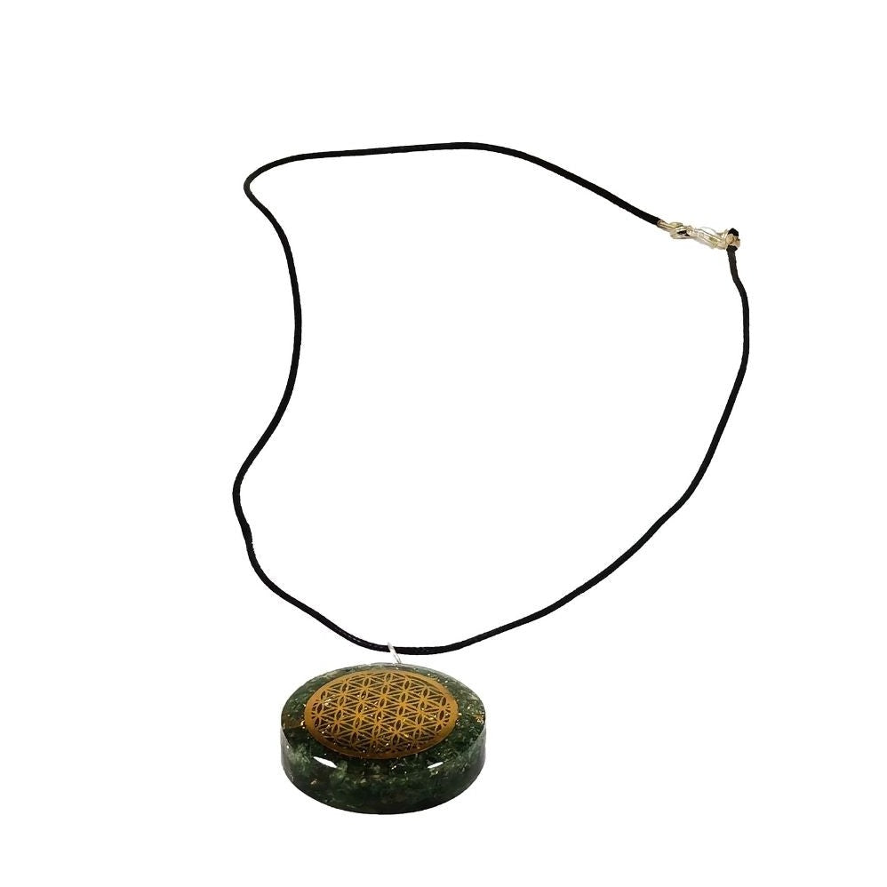 Collier avec pendentif orgone en Jade - Bijoux Zen Réunion